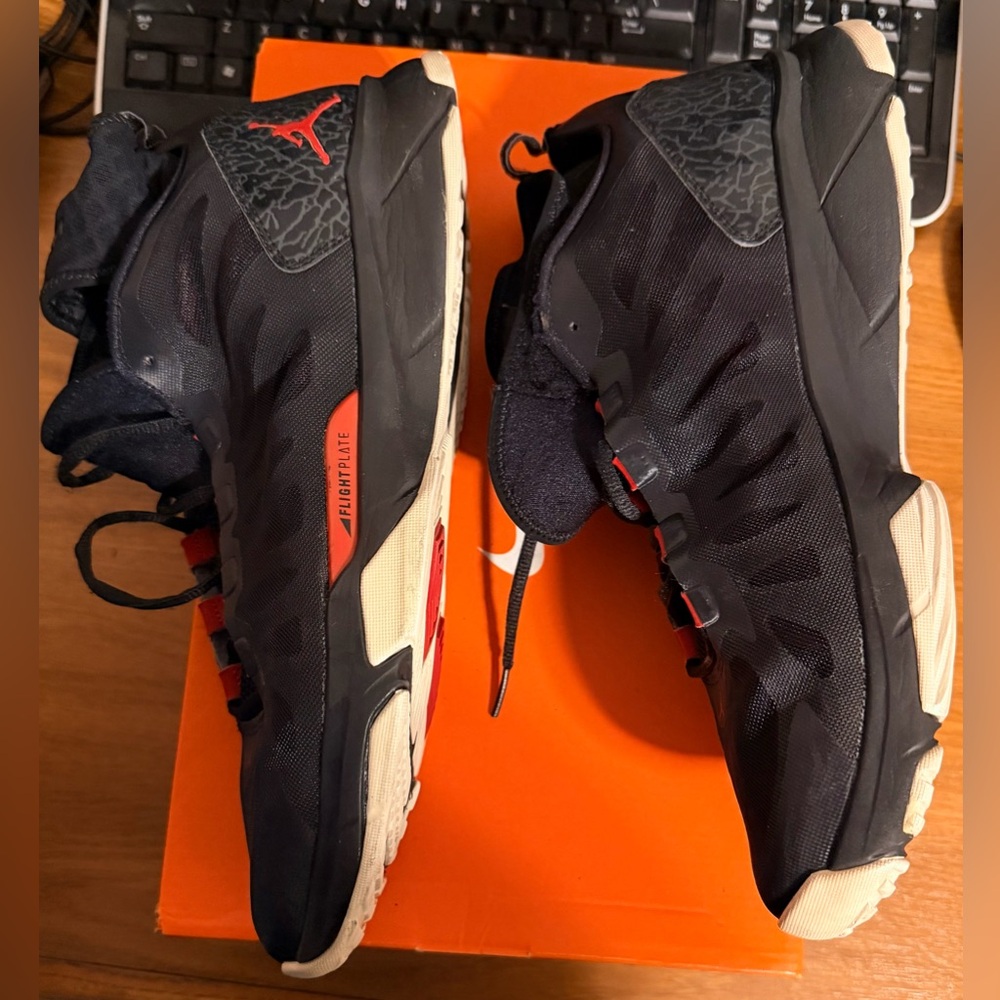 Jordan Black and Red hurrache